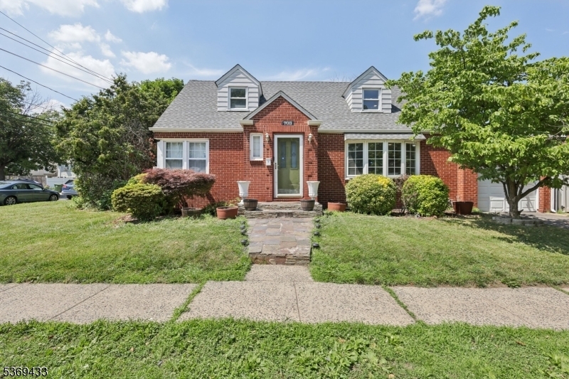 Property Photo:  703 Elm St  NJ 07203 