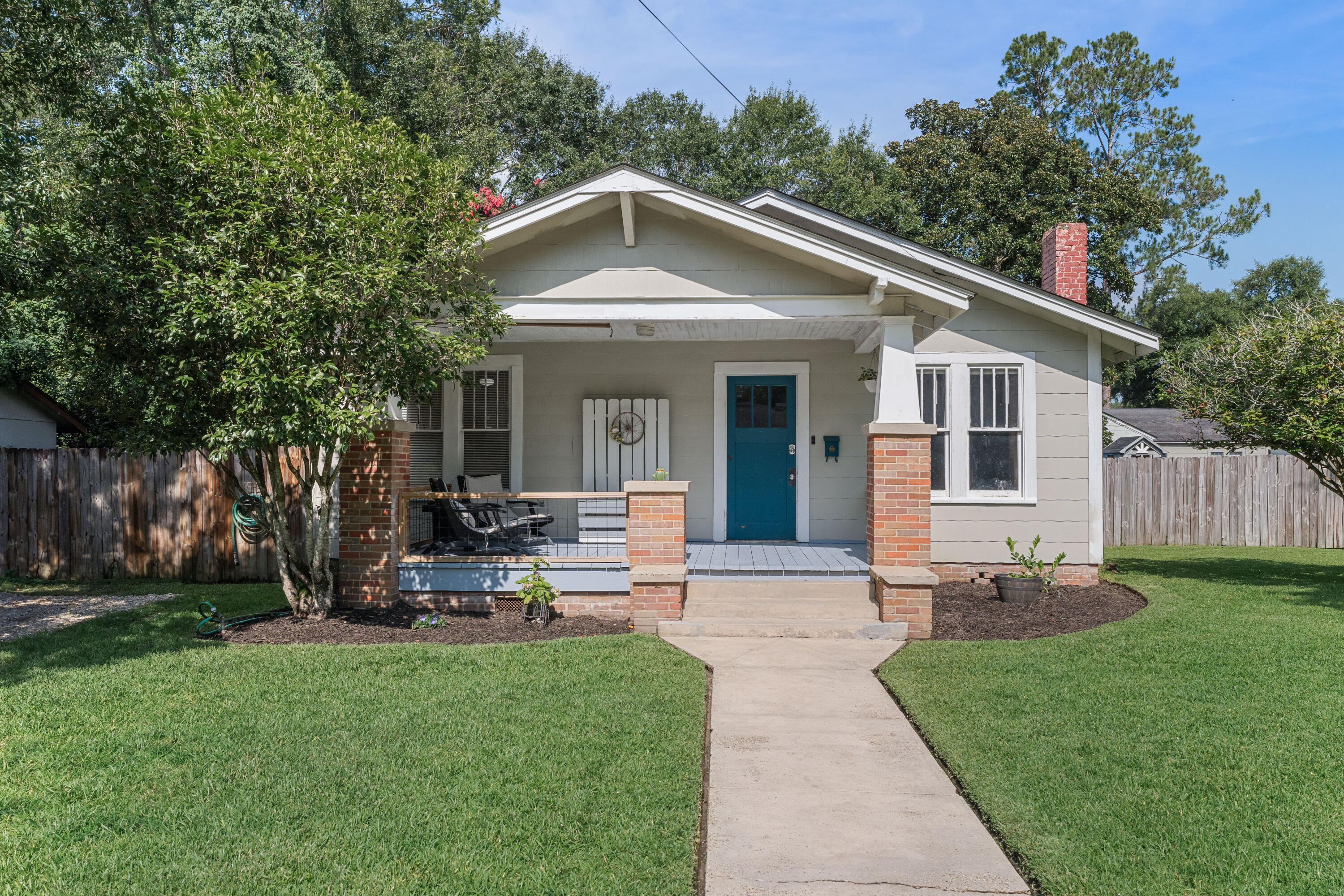 Property Photo: 305 S 12th Ave. MS 39401
