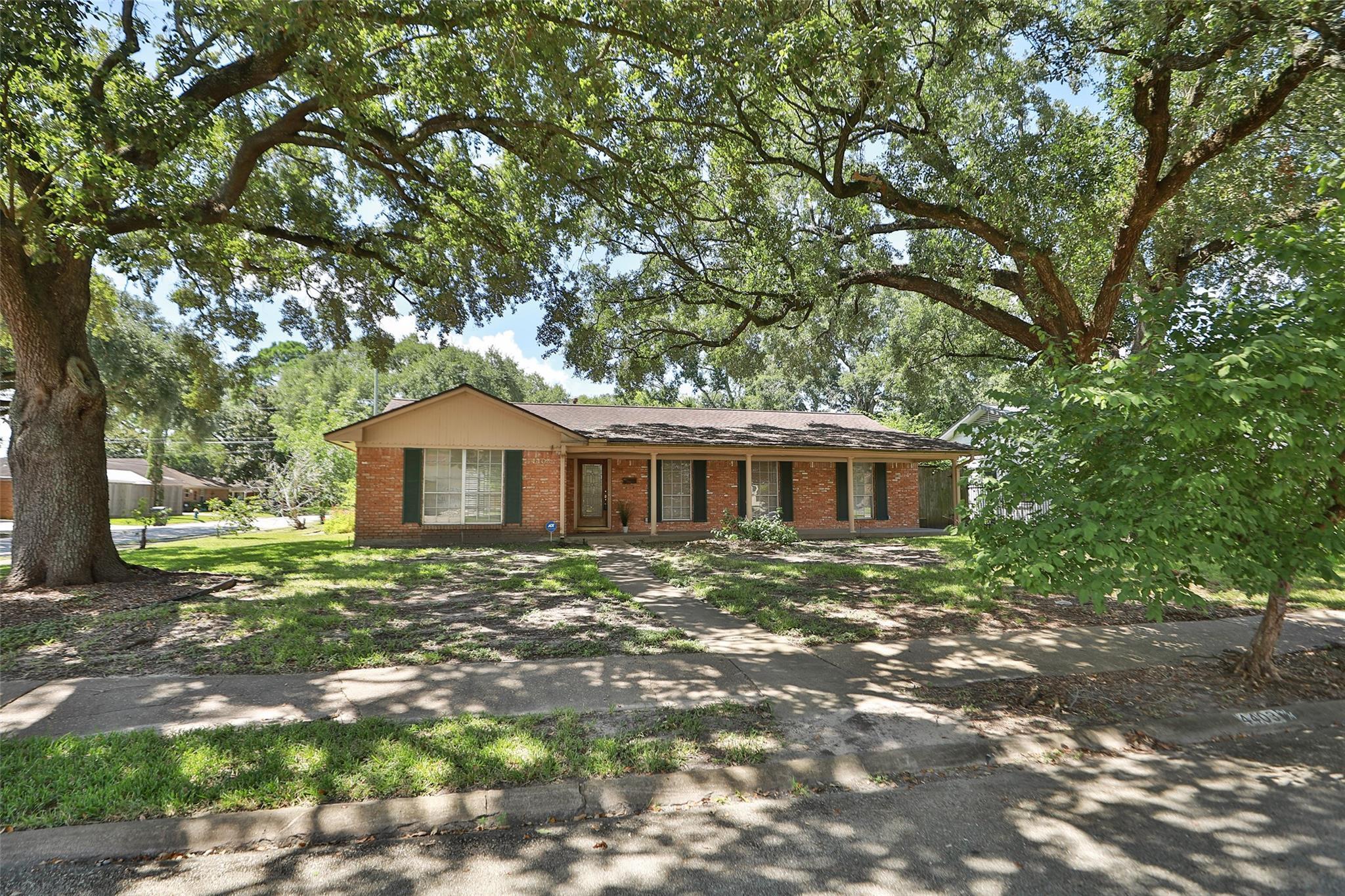 Property Photo: 4403 Omeara Drive TX 77035