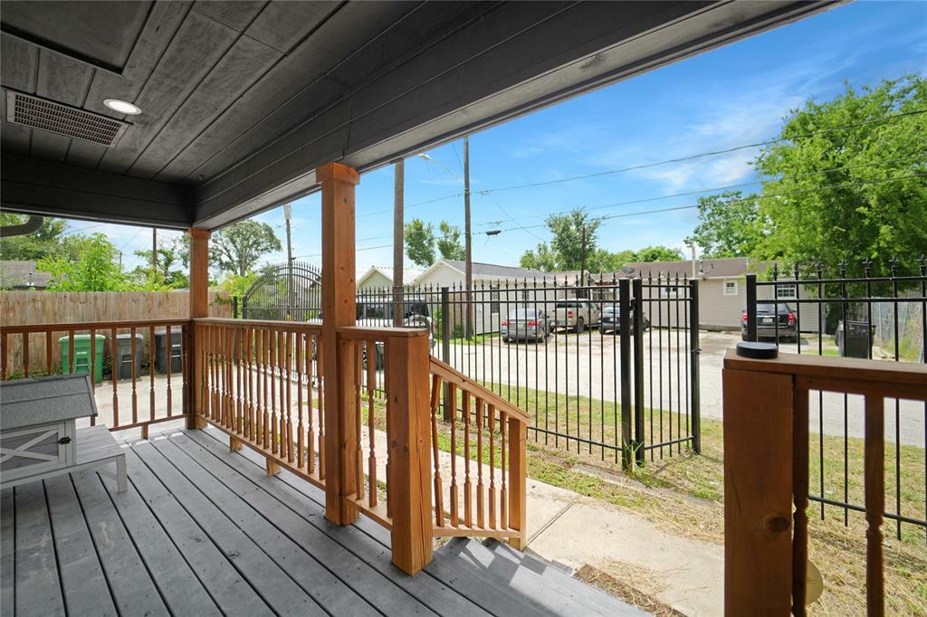 Property Photo: 3215 Adelia Street TX 77026