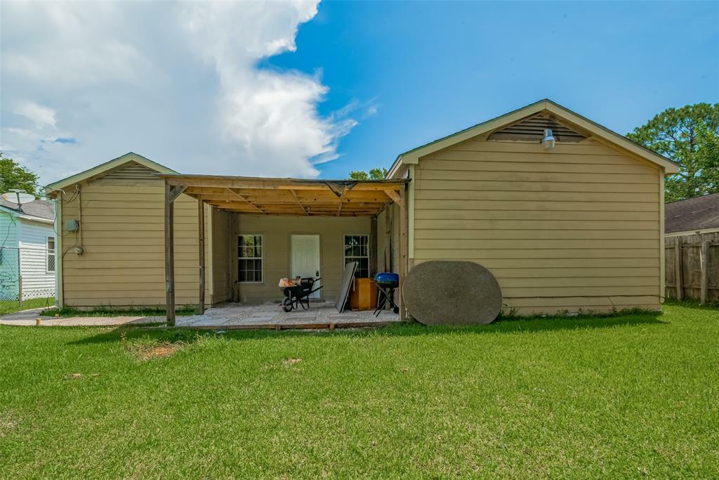 Property Photo: 1907 Kentucky Street TX 77520