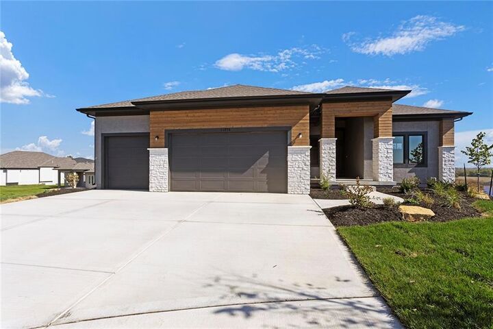 11275 S Gleason Road  Olathe KS 66061 photo