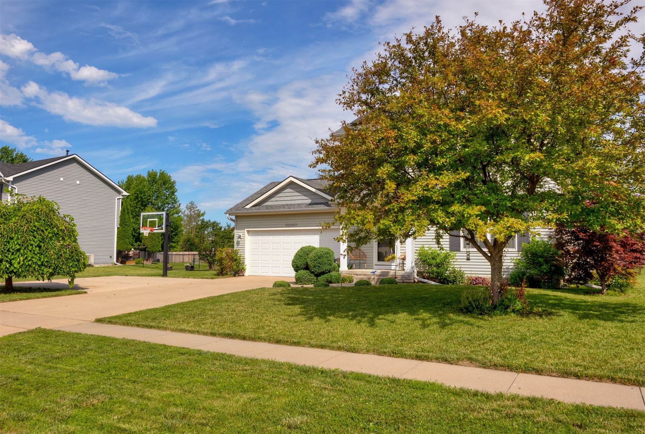 Property Photo:  10303 Stonebridge Drive  IA 50131 
