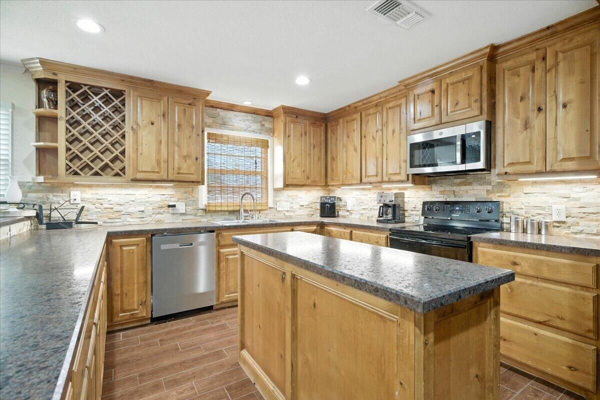 Property Photo: 2701 52nd Street TX 79413