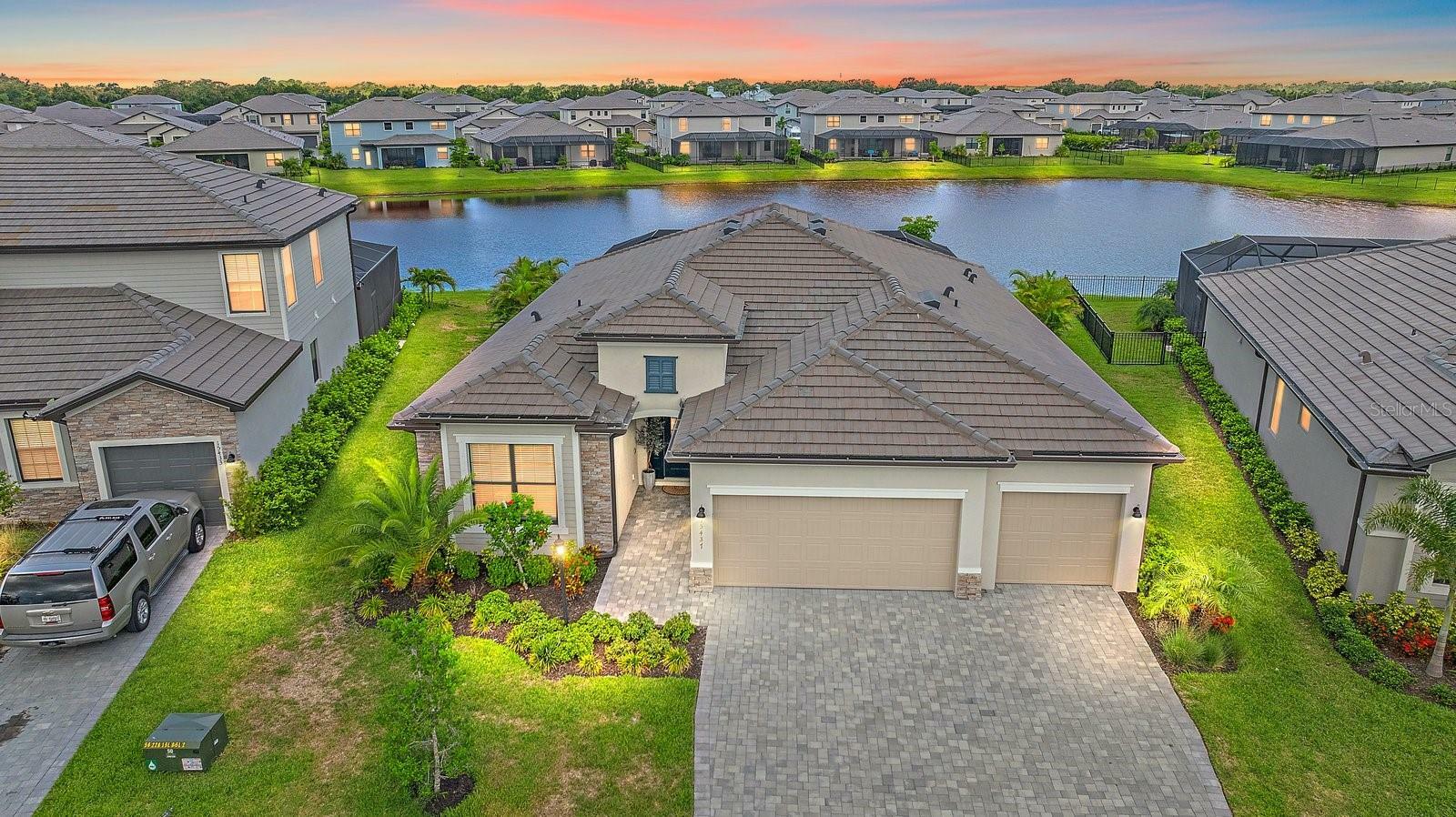 Property Photo: 15437 White Linen Drive FL 34211