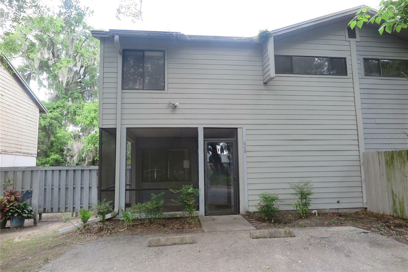 Property Photo: 608 SW 2nd Street FL 32601