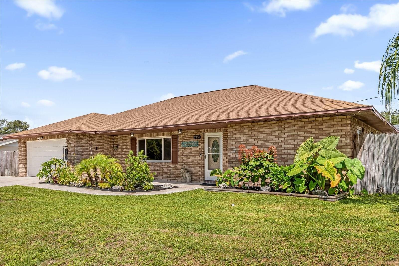 Property Photo: 2098 Heathwood Street FL 32725