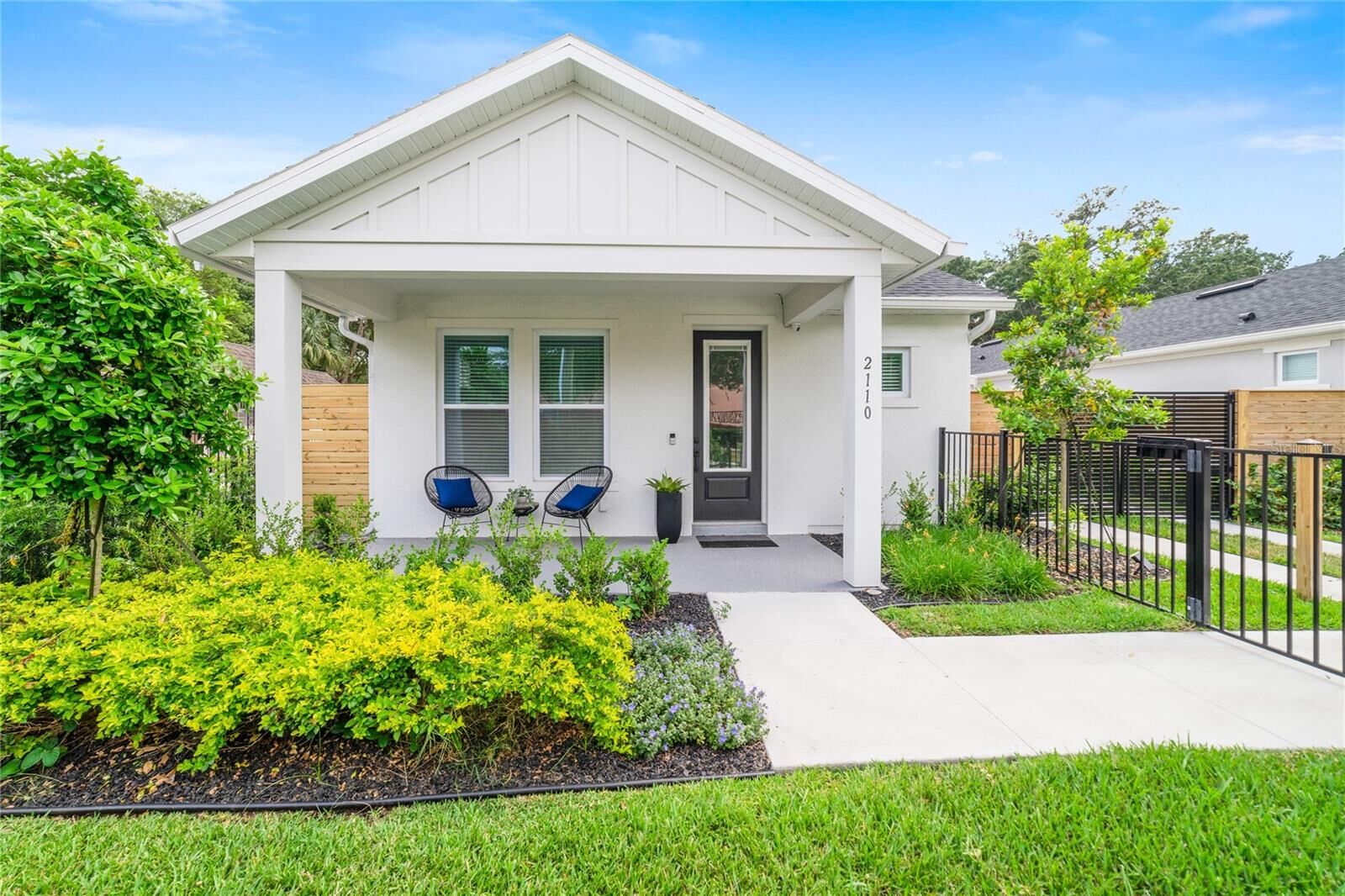 Property Photo: 2110 Hillcrest Street FL 32803