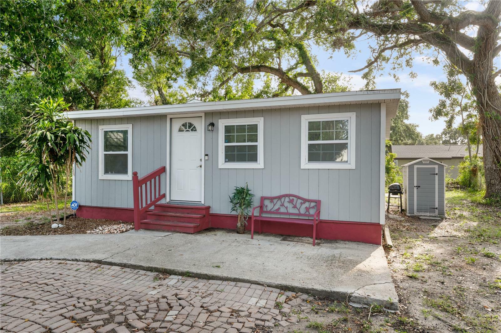 Property Photo: 2005 Gillespie Avenue FL 34234