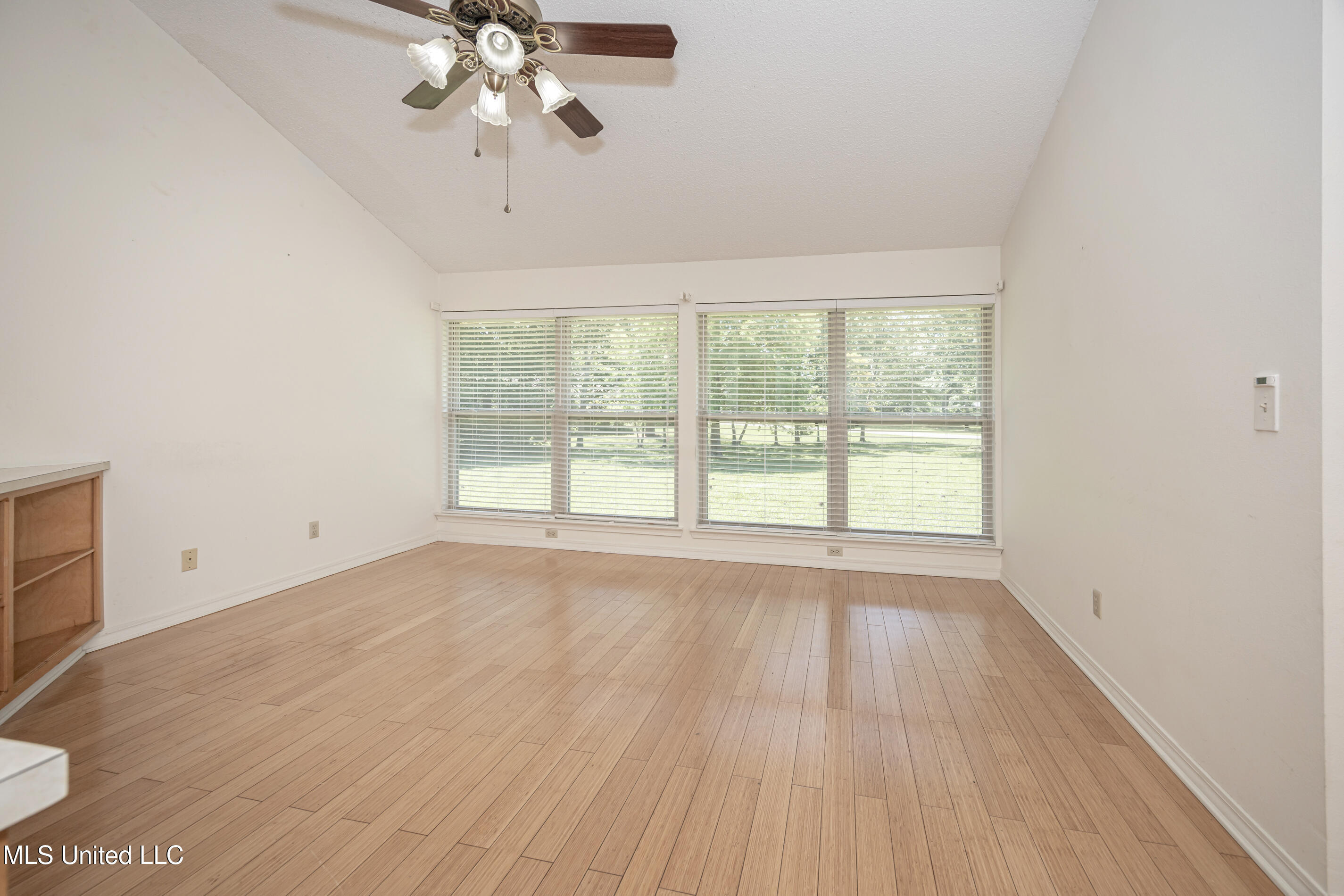 Property Photo:  19 Davis Bayou Circle  MS 39564 