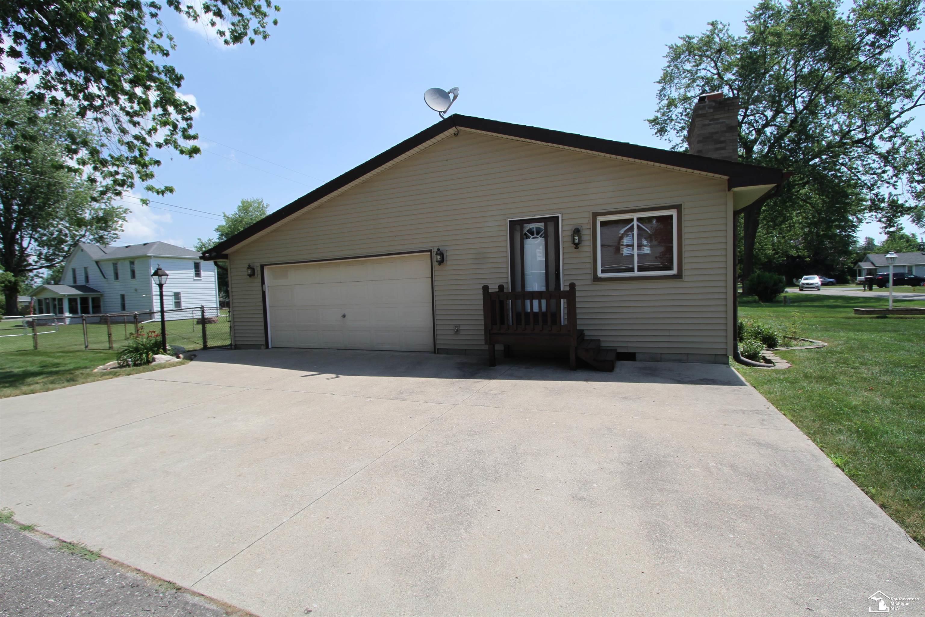 Property Photo: 2911 5th Street MI 48162