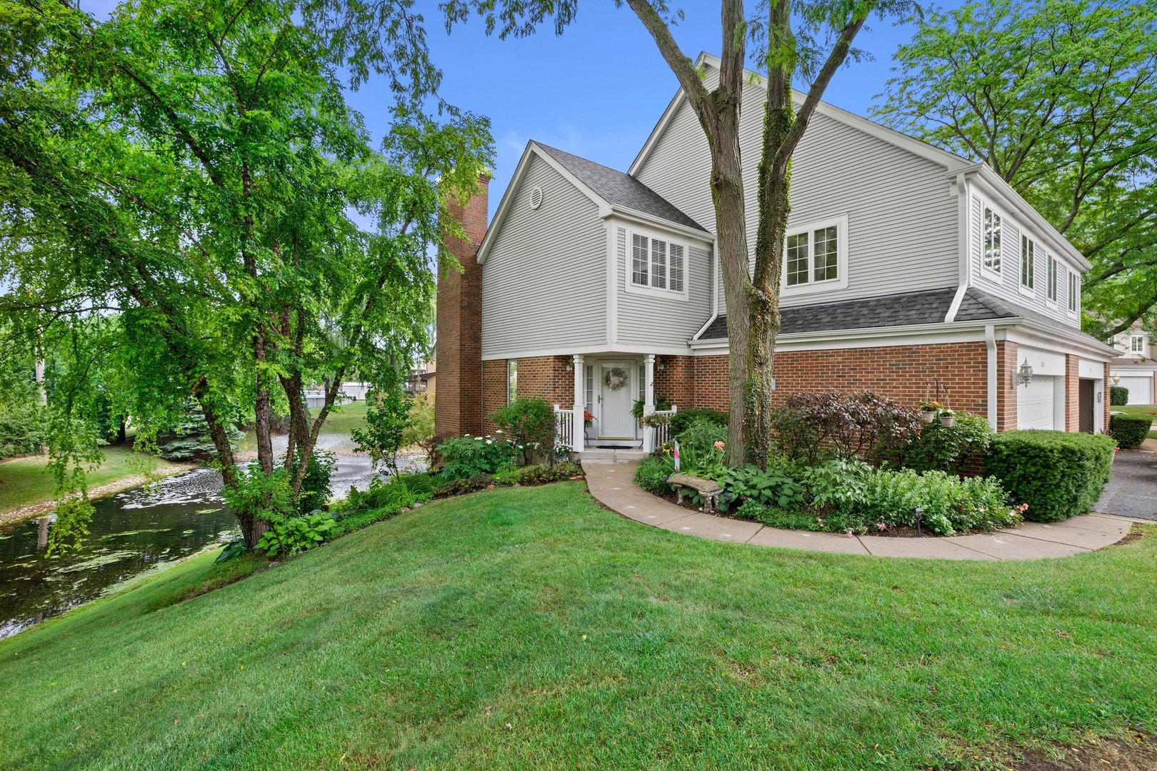 Property Photo: 700 Monroe Drive IL 60046
