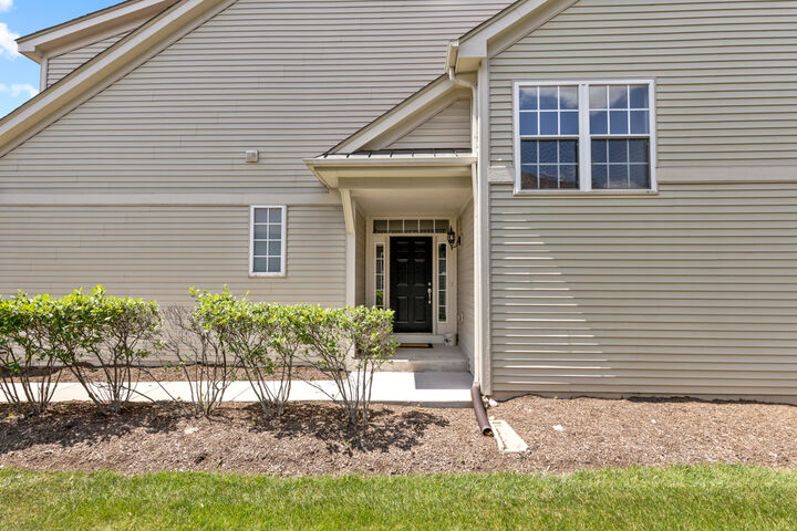 Property Photo: 846 Colchester Drive IL 60543