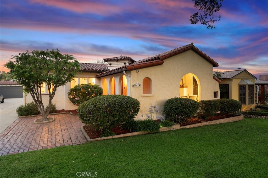 Property Photo: 1424 Bruce Avenue CA 91202