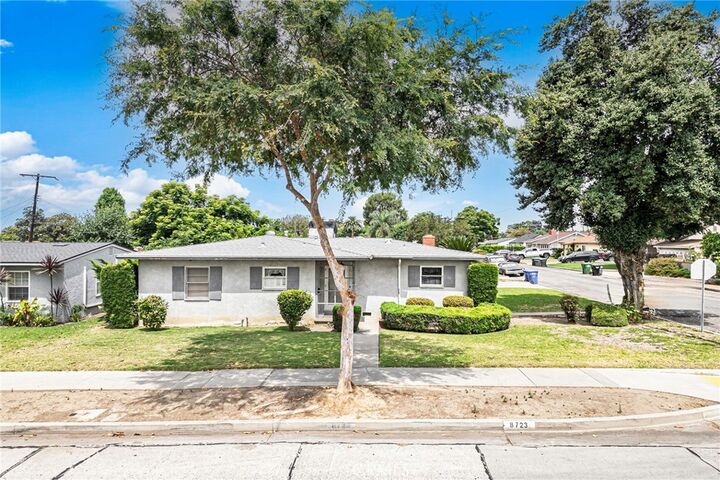 Property Photo:  8723 Laurel Avenue  CA 90605 