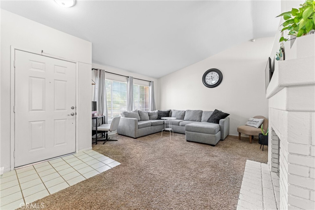 Property Photo: 1753 Stratford Street CA 93534