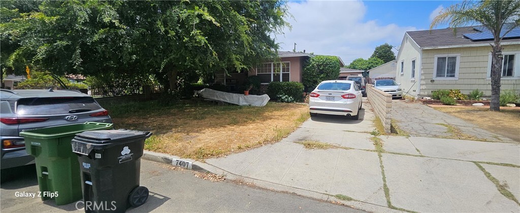 Property Photo: 7407 Densmore Avenue CA 91406