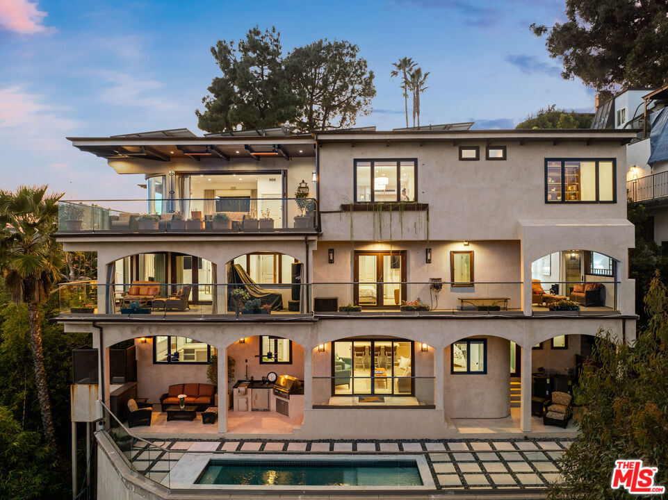 1380 Summitridge Place  Beverly Hills CA 90210 photo