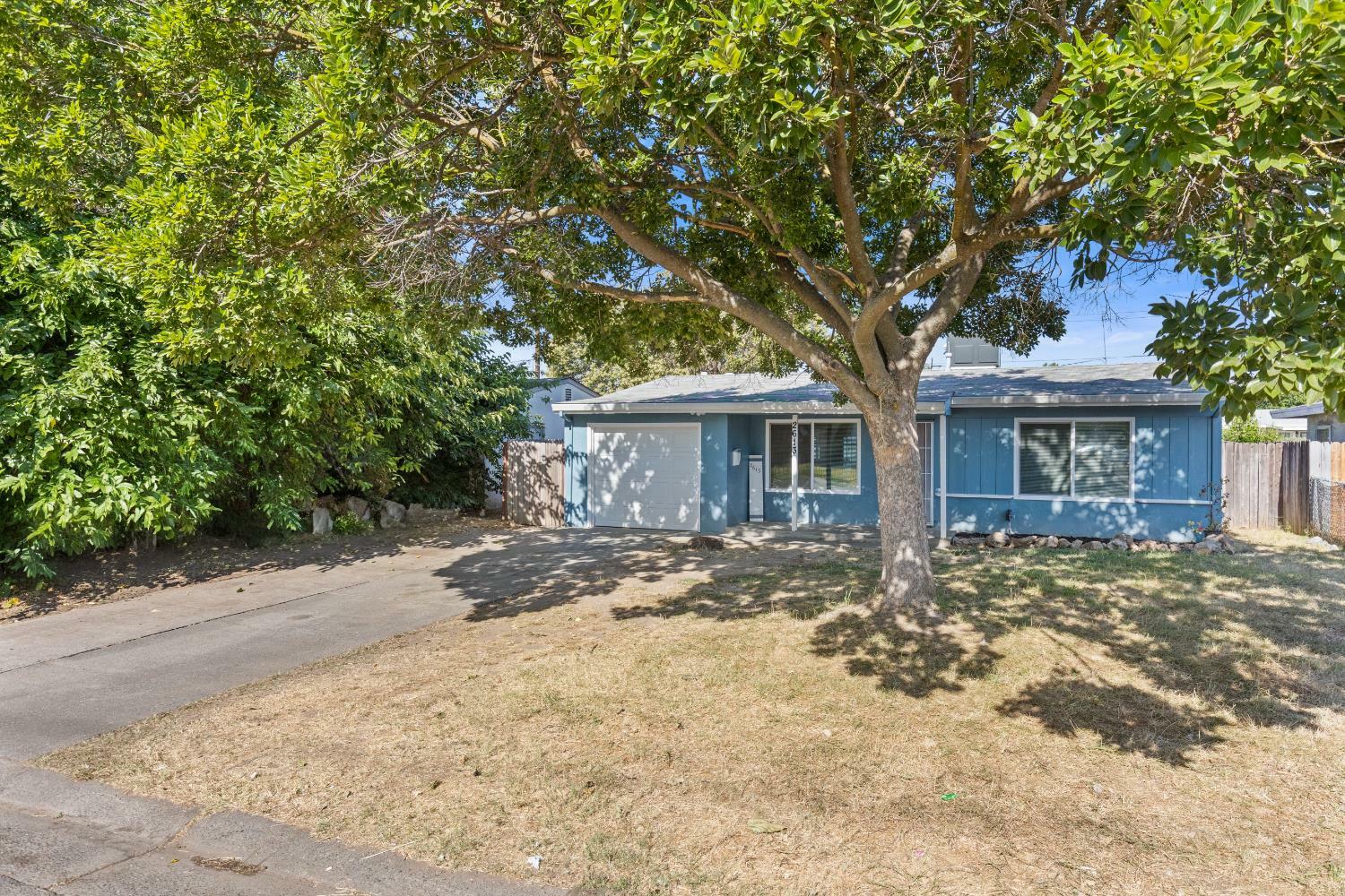 Property Photo: 2613 Darwin Street CA 95821