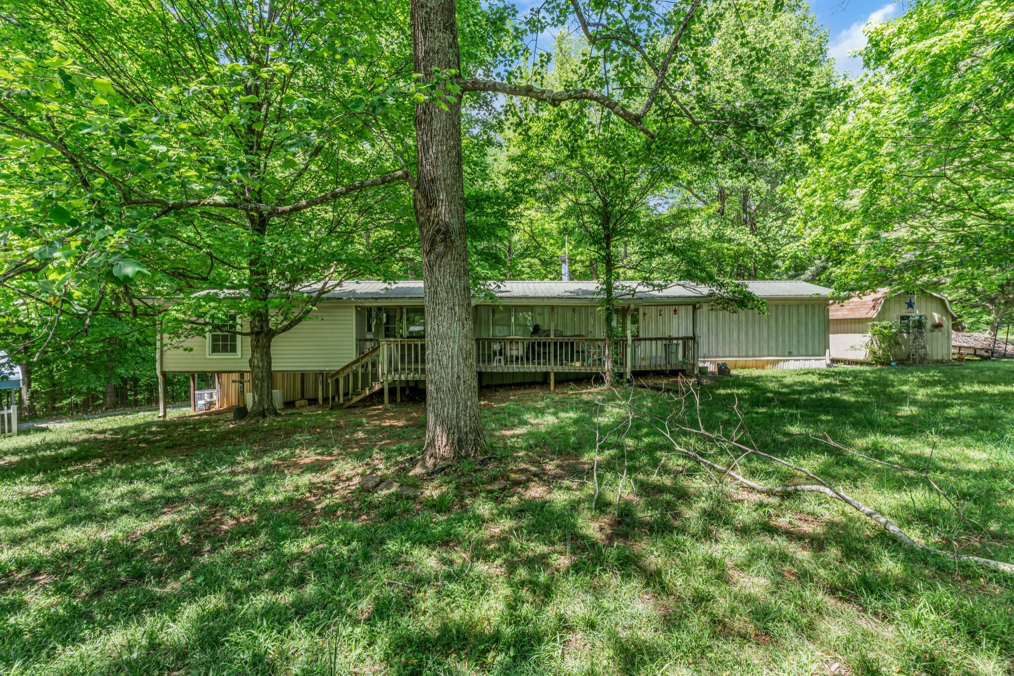 Property Photo: 1441 Dividing Ridge Rd TN 37072