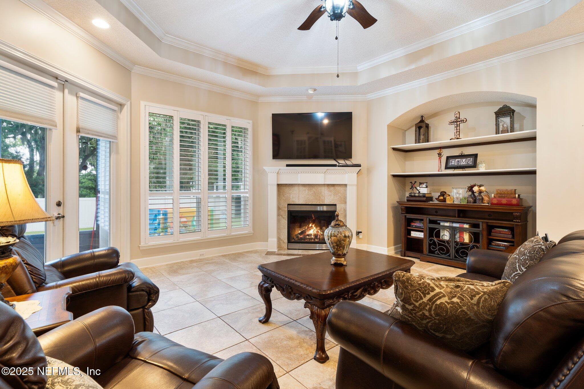 Property Photo:  2025 Castle Point Court  FL 32003 