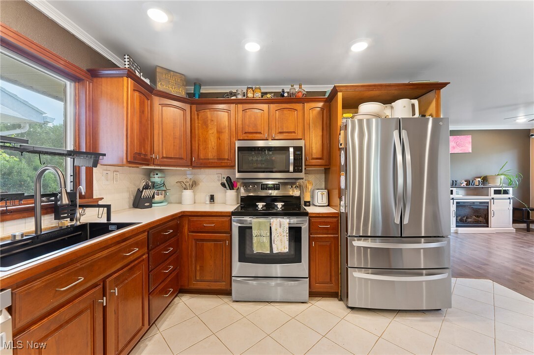 Property Photo: 38111 Eric Drive OH 44432