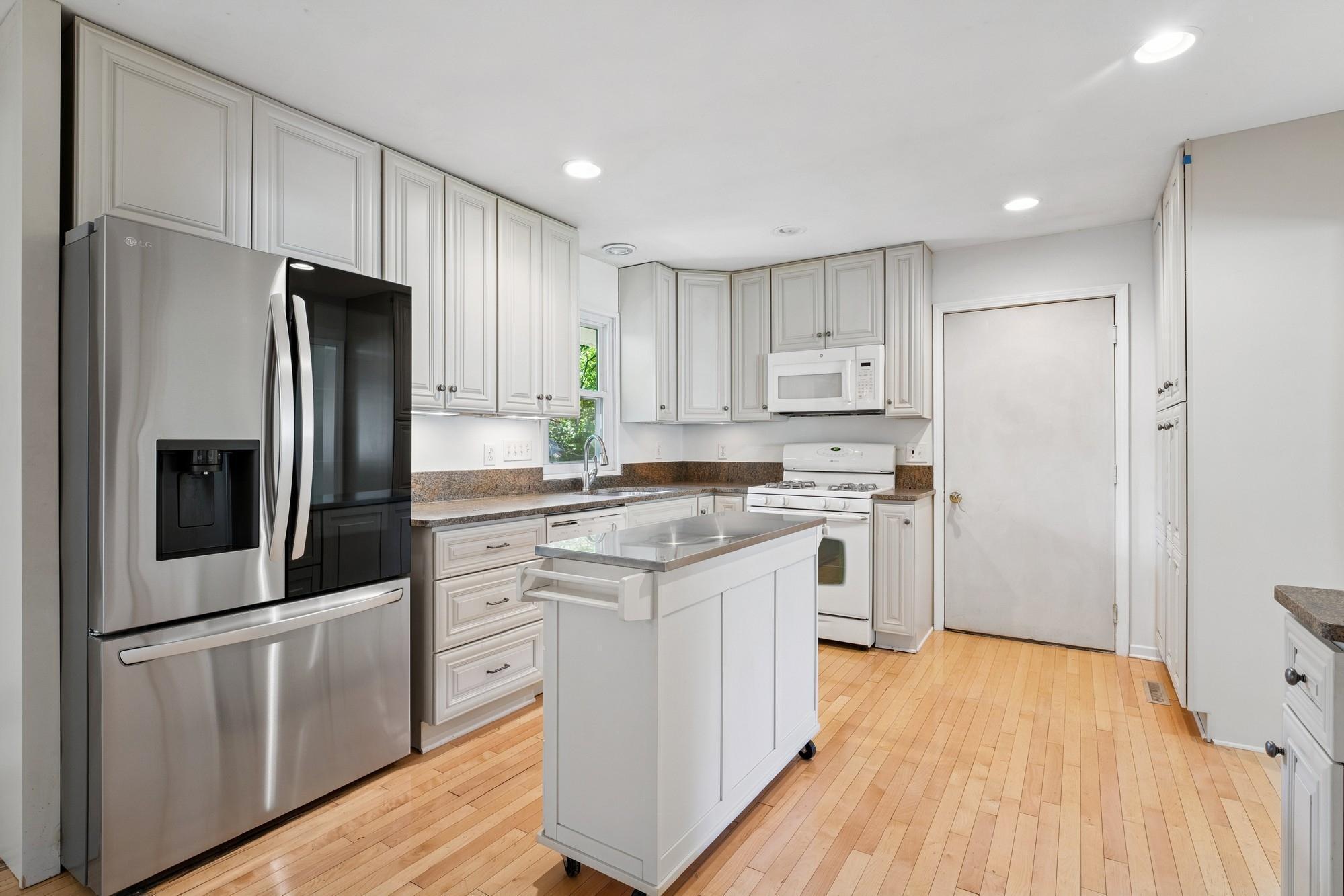Property Photo:  3142 Boone Avenue N  MN 55427 