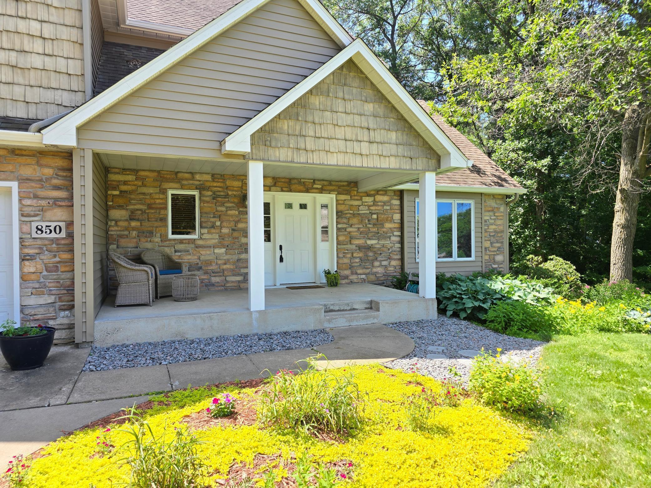Property Photo: 850 Meadowlawn Court MN 56377