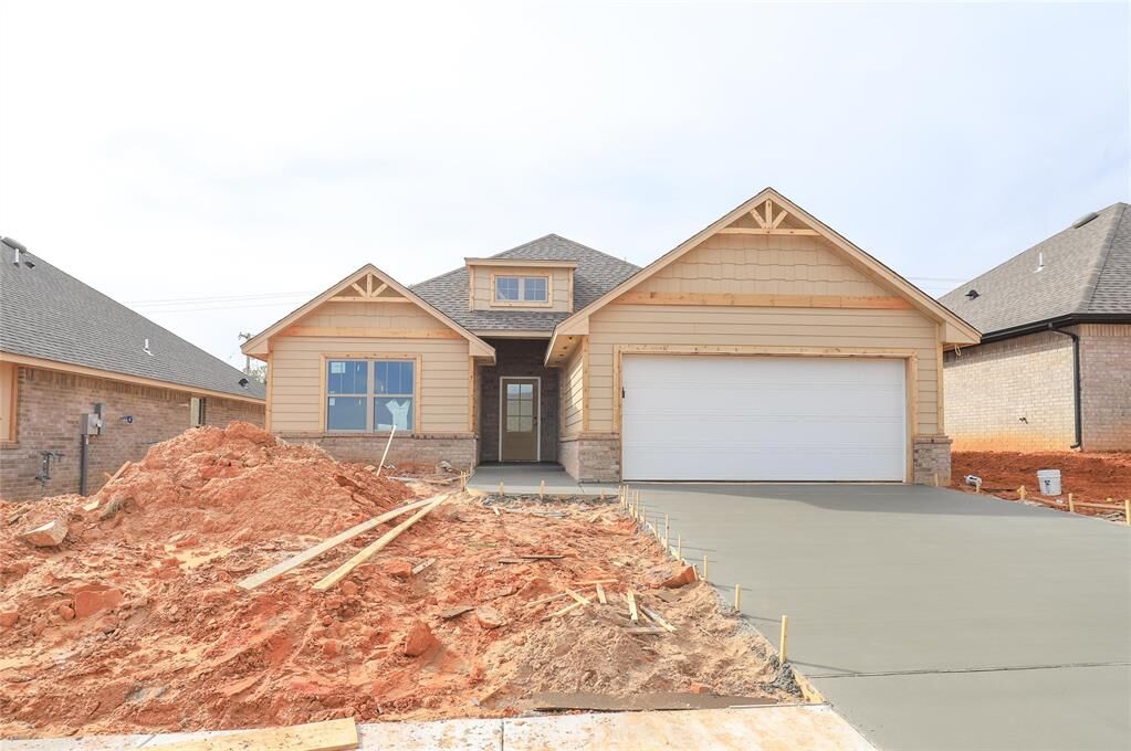 Property Photo:  817 Westfall Drive  OK 73020 