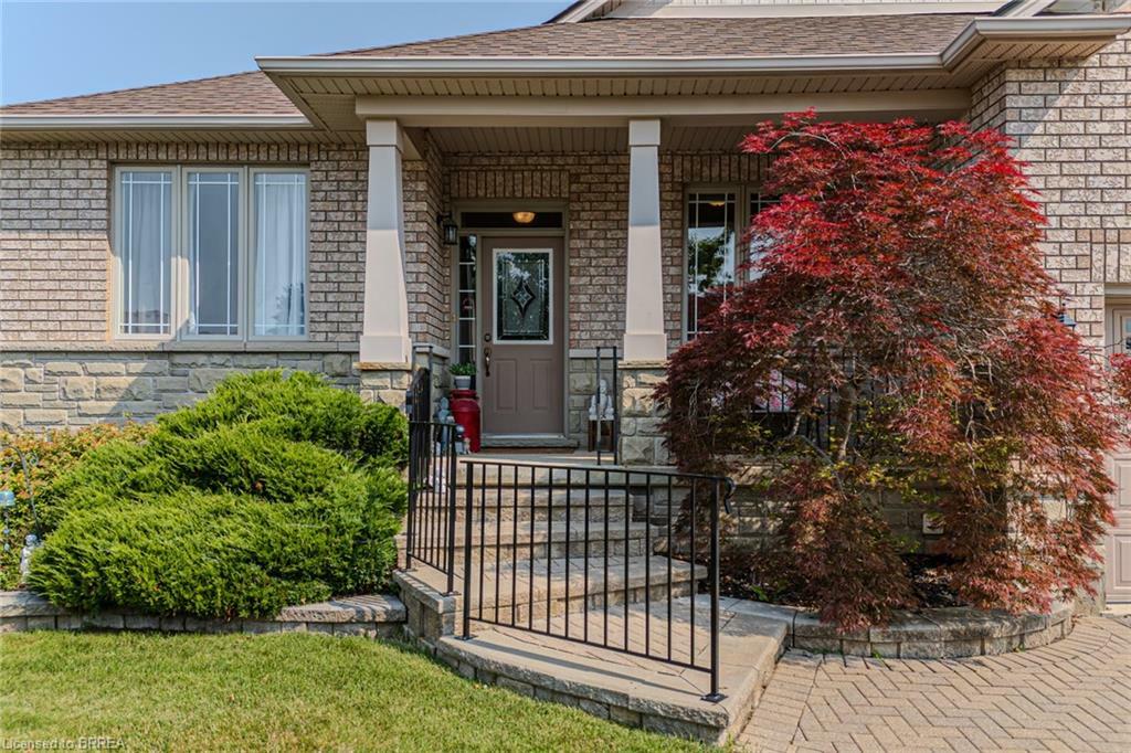 Property Photo: 26 Cobblestone Drive ON N3L 4G1