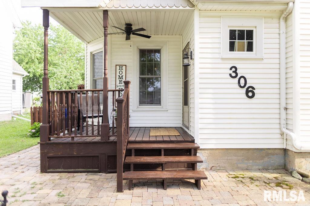 Property Photo: 306 W Fremont Street IL 61529