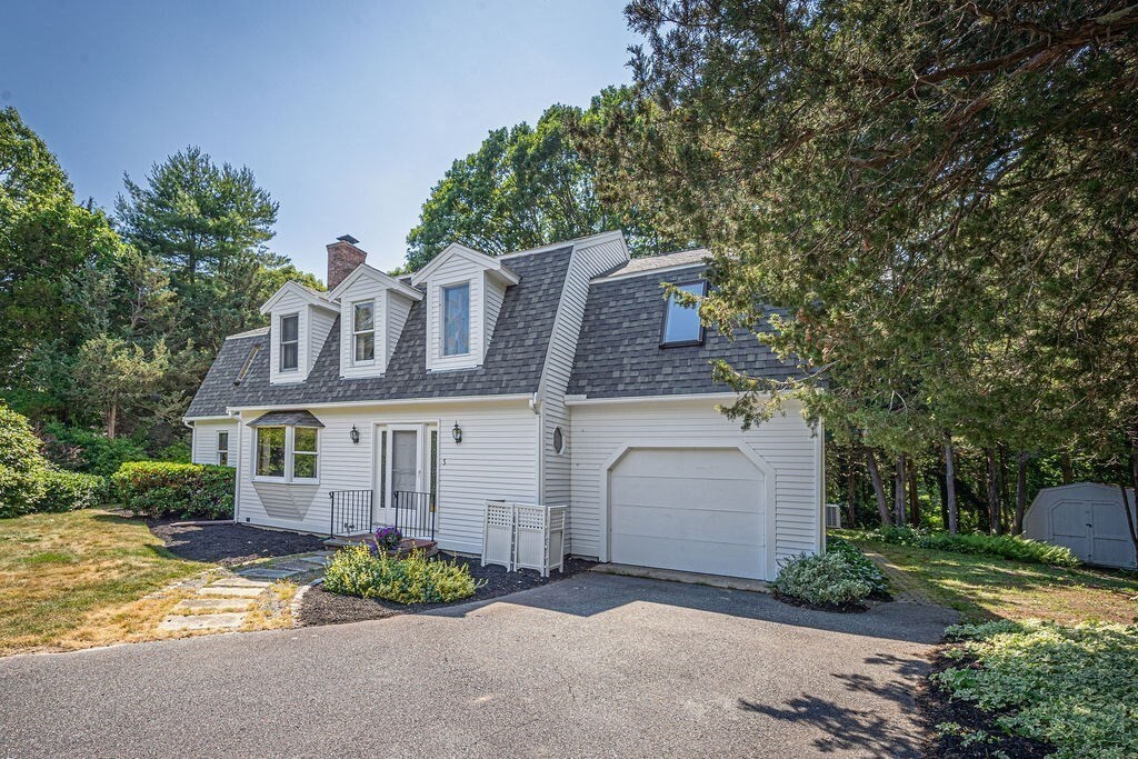 Property Photo:  5 Samoset Ln  MA 02540 
