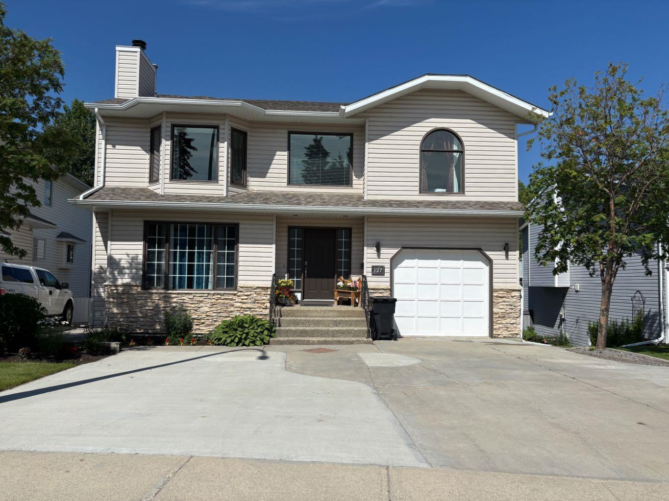 Property Photo: 127 Clark Street AB T7V 1L6