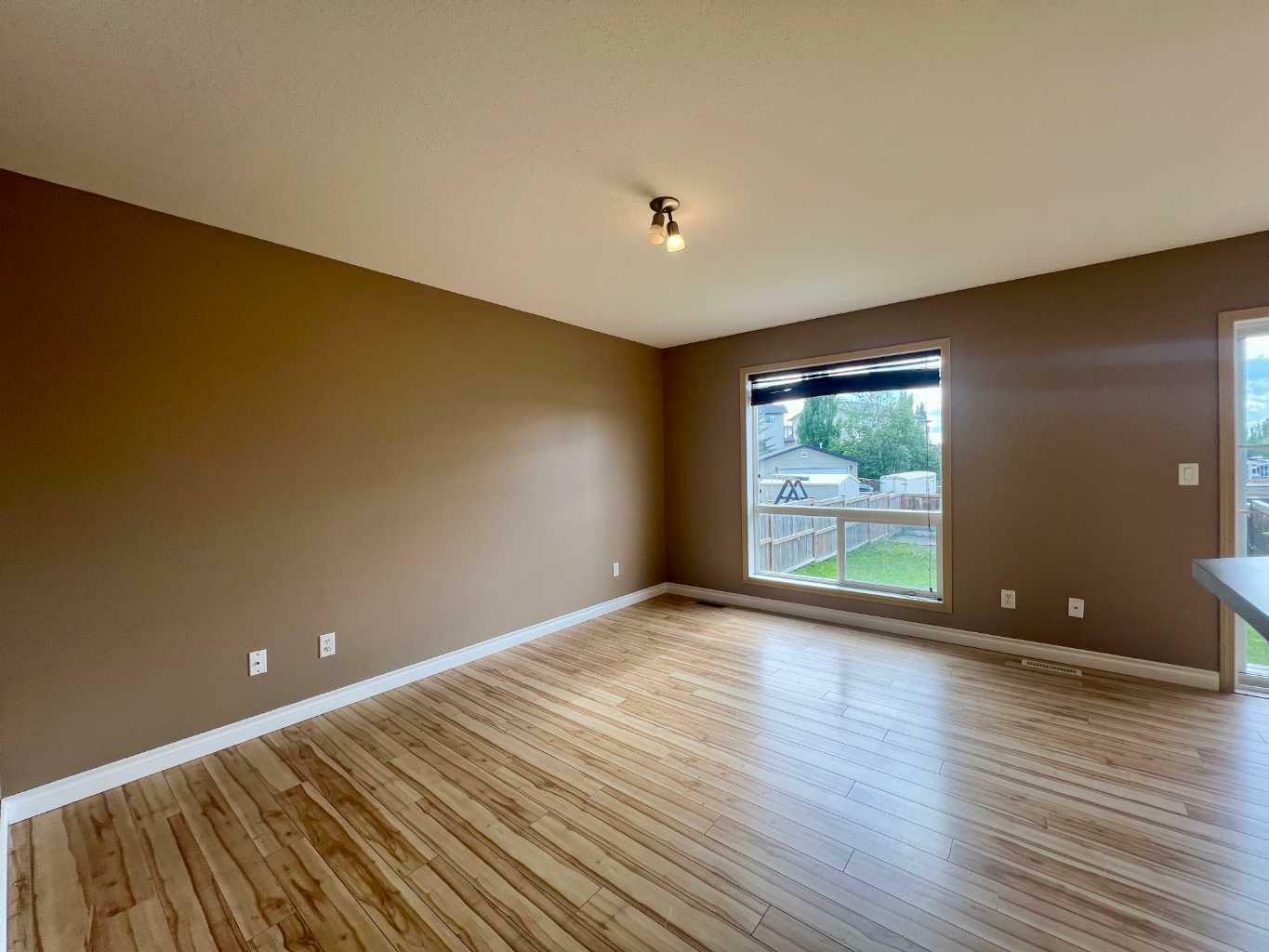 Property Photo: 60 Adamson Avenue AB T4R 3L2