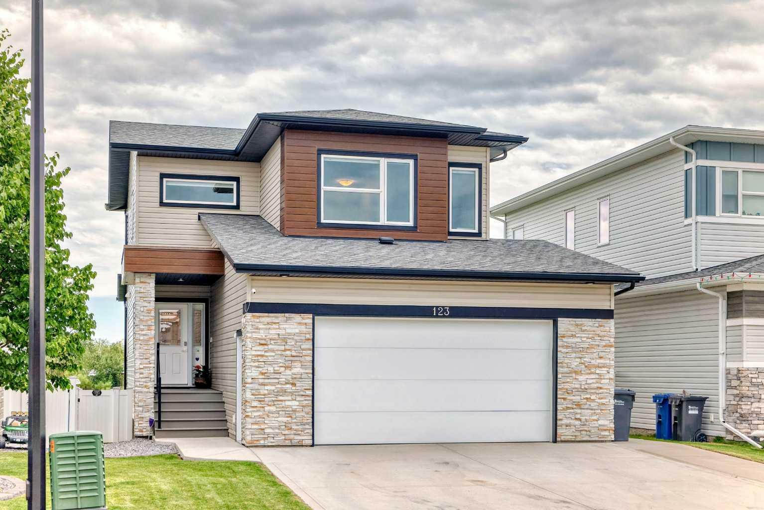 Property Photo: 123 Vancouver Crescent AB T4R 0P3
