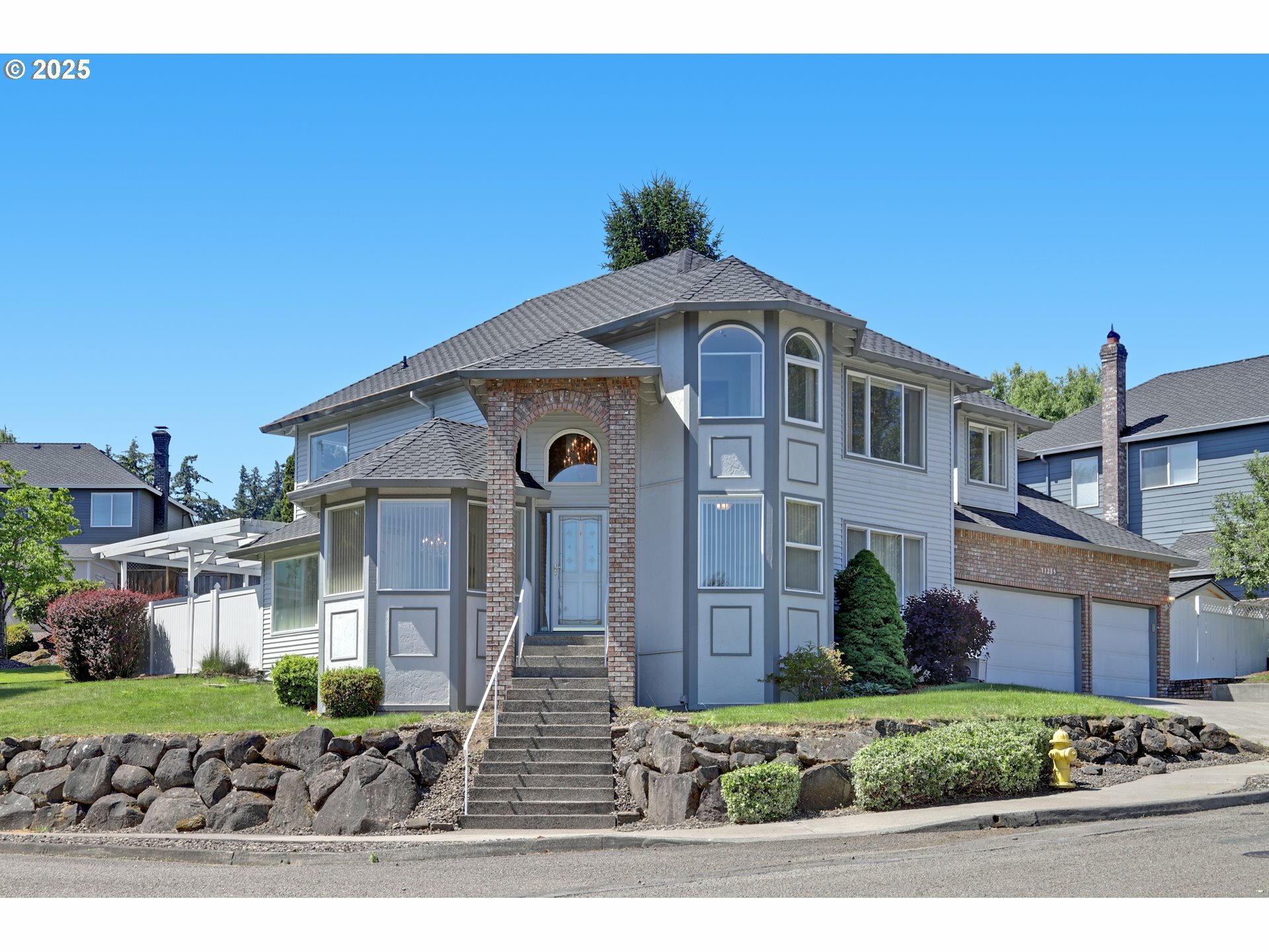 Property Photo: 11239 SE Highland Loop OR 97015