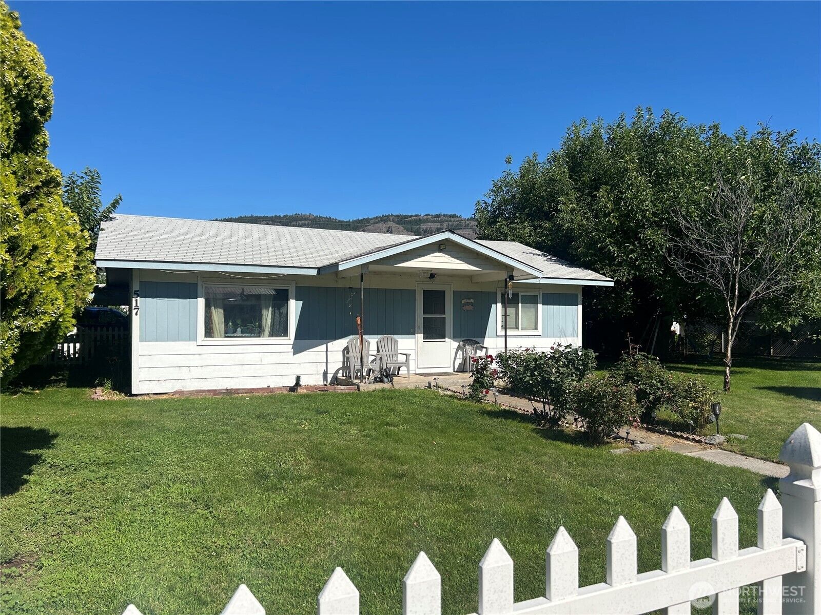 Property Photo:  517  Juniper  WA 98844 