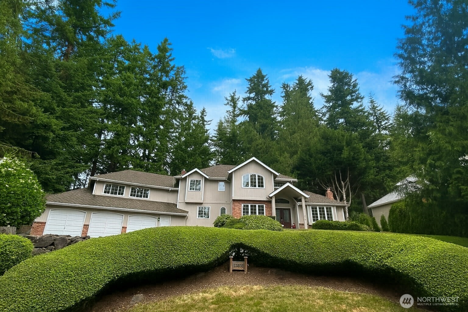 Property Photo: 23808 SE 44th Court WA 98029
