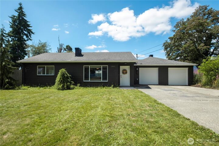 Property Photo:  2901  Hollydale Acres Lane  WA 98273 