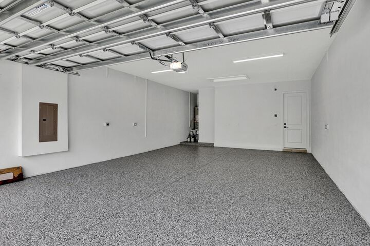 Property Photo: 182 SE Calmo Circle FL 34984