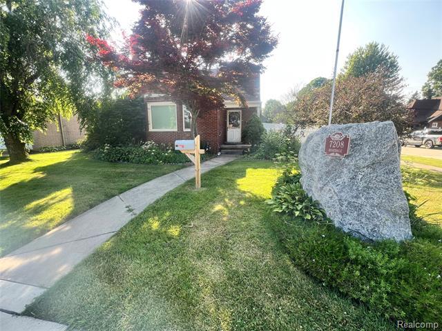 Property Photo: 7208 Rosedale Boulevard MI 48101