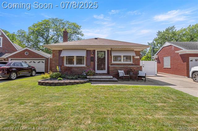 Property Photo: 8960 Niver Avenue MI 48101