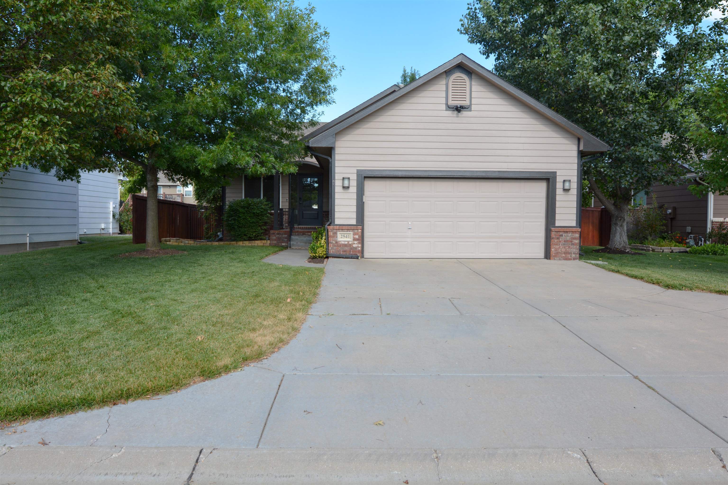 2541 N Davin Cir.  Wichita KS 67226 photo