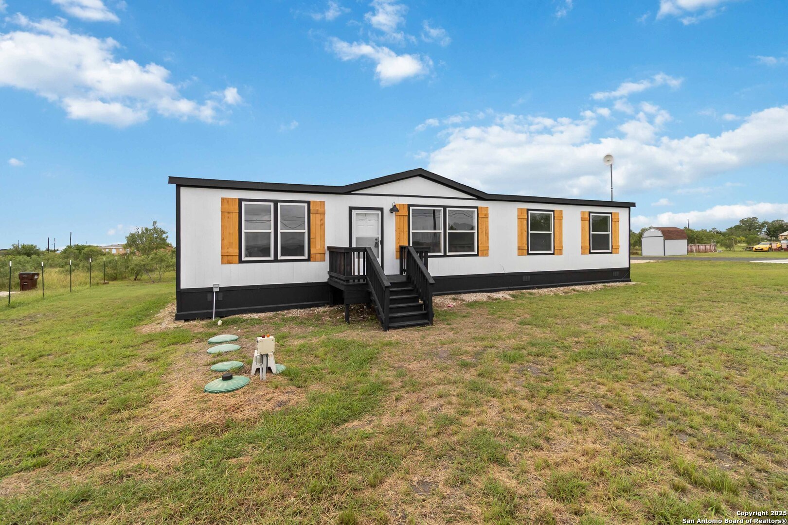 Property Photo: 176 County Road 4631 TX 78861
