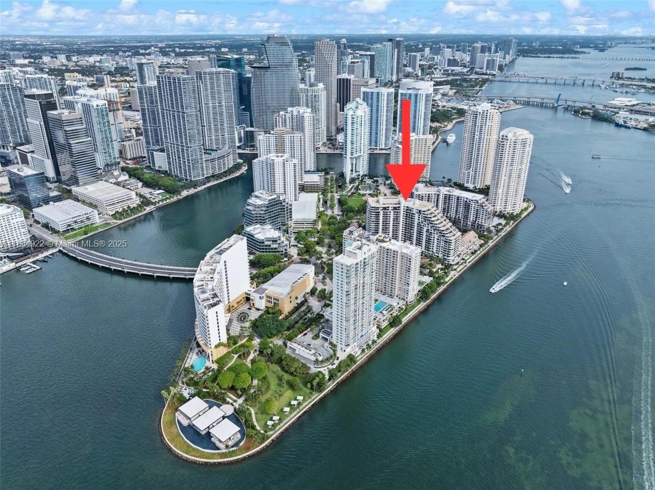 Property Photo: 520 Brickell Key Dr A1912 FL 33131