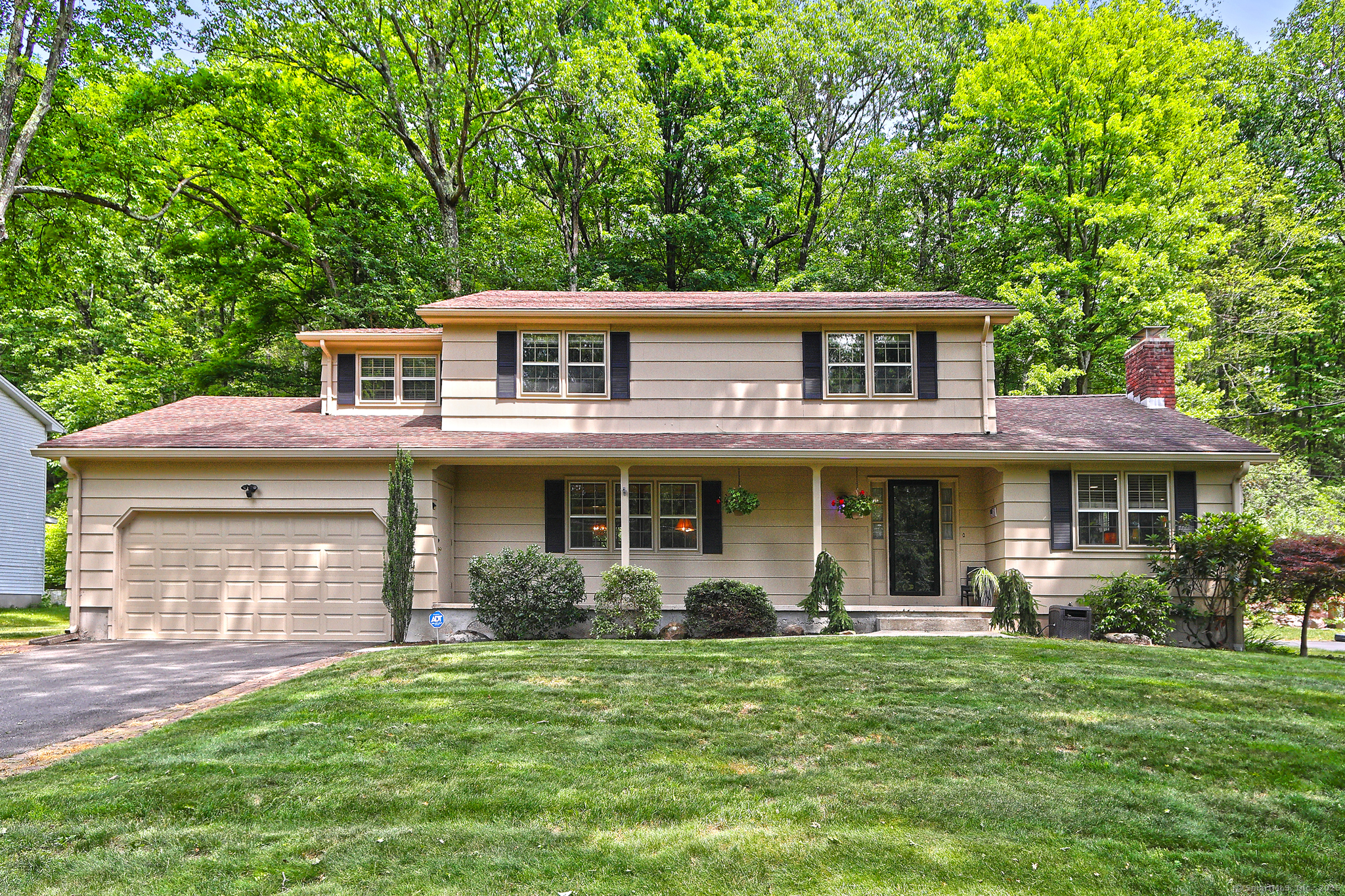 Property Photo: 55 Gate Way CT 06518