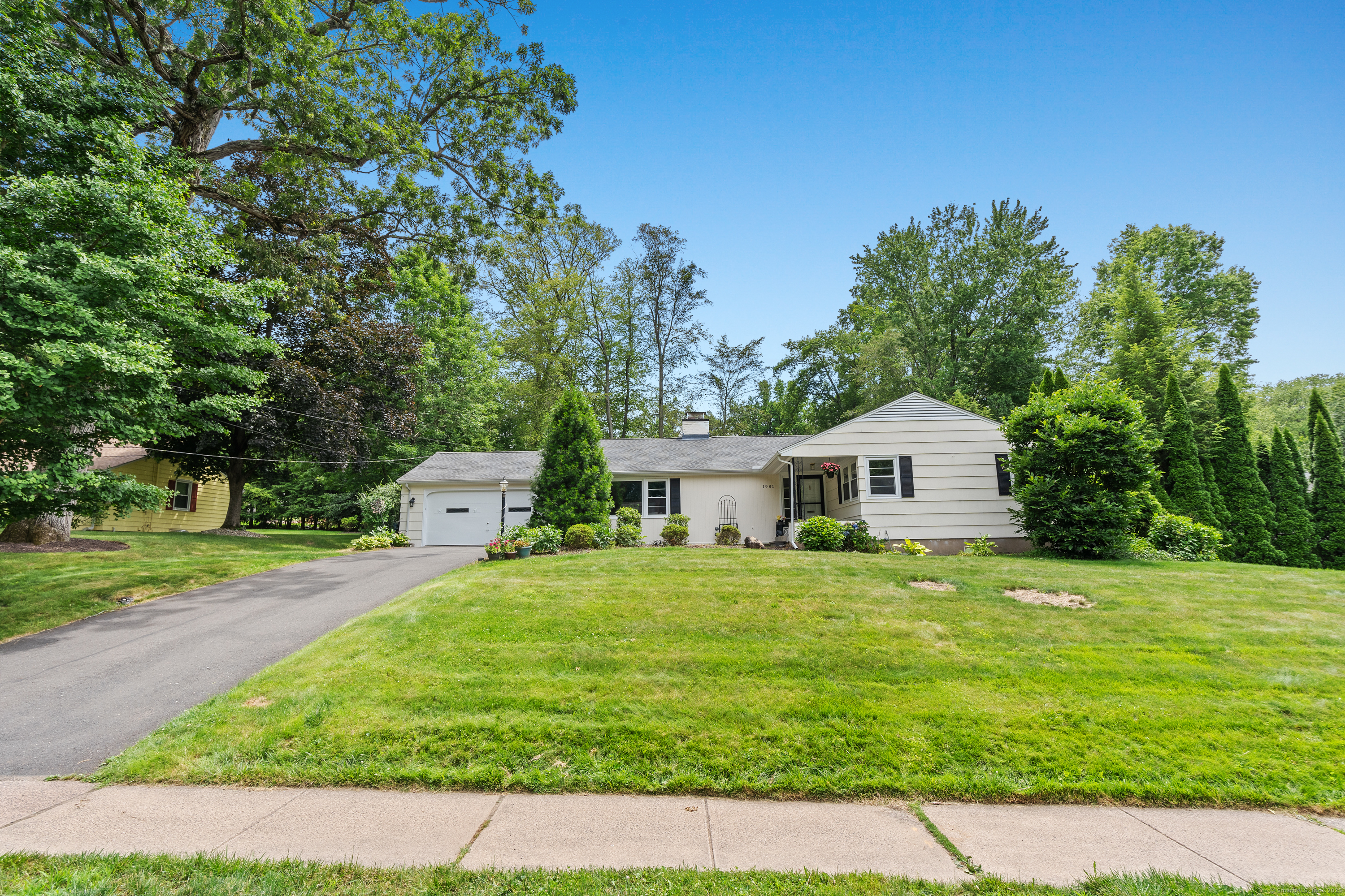 Property Photo: 1981 Asylum Avenue CT 06117