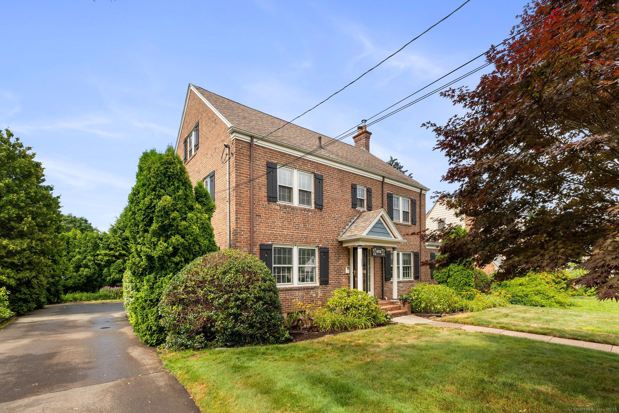 Property Photo:  602 Park Road  CT 06107 