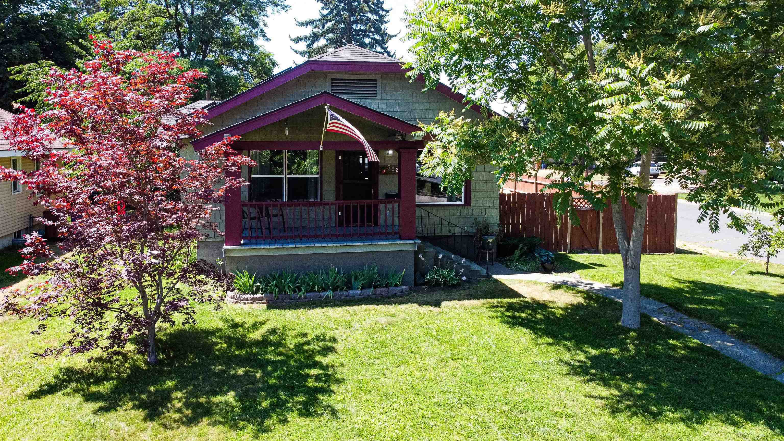 Property Photo:  3927 N Jefferson St  WA 99205 