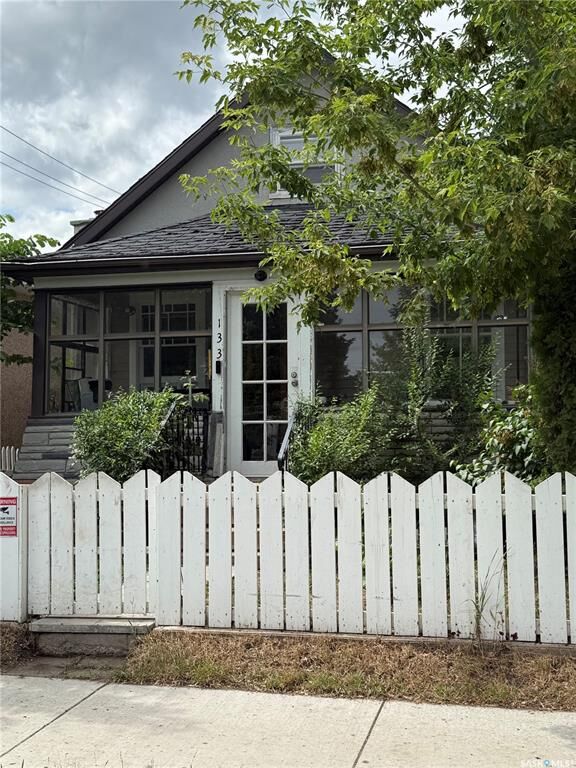 Property Photo: 133 M Avenue S SK S7M 2K1